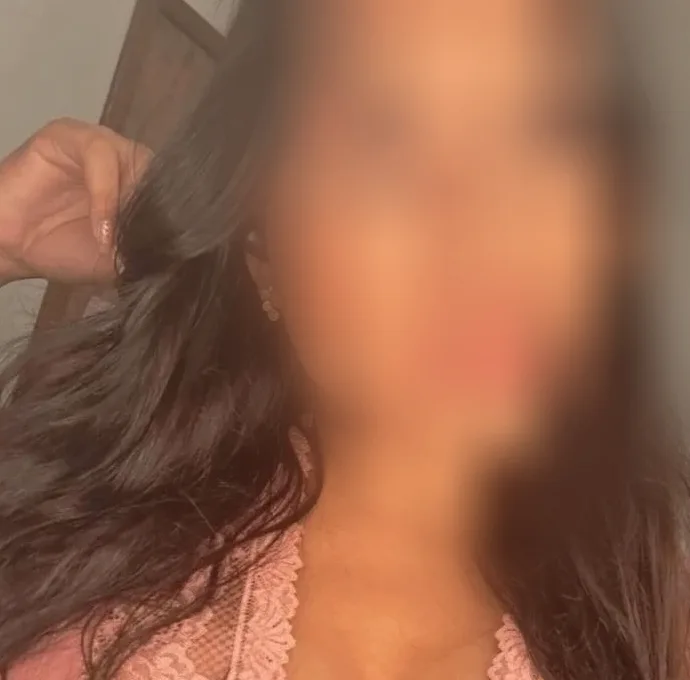 Emilia, 29