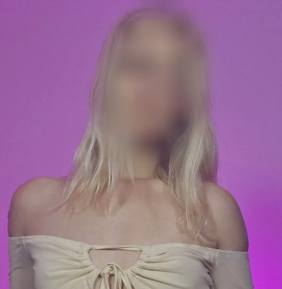 Katrine, 20