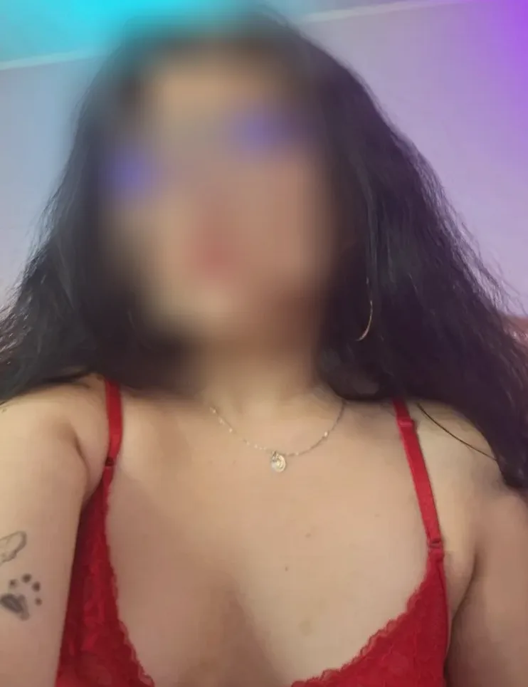 Louise, 23