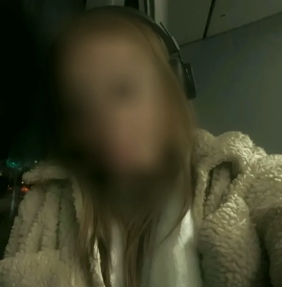 Nora, 23