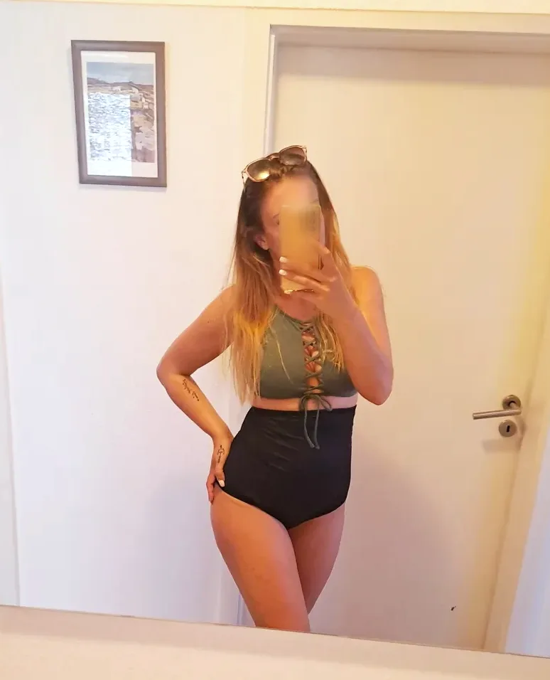 Nour, 33