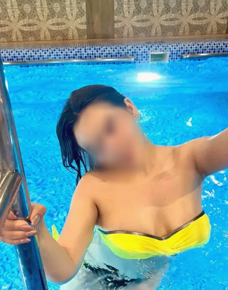 Sofie, 23
