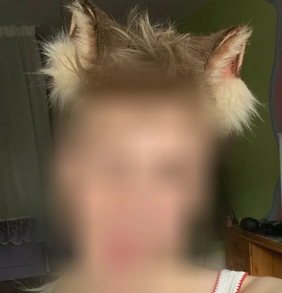 Tina, 23